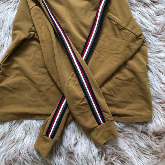 Brown Sweater with blue/red/white/brown stripe - Picture 4 of 6